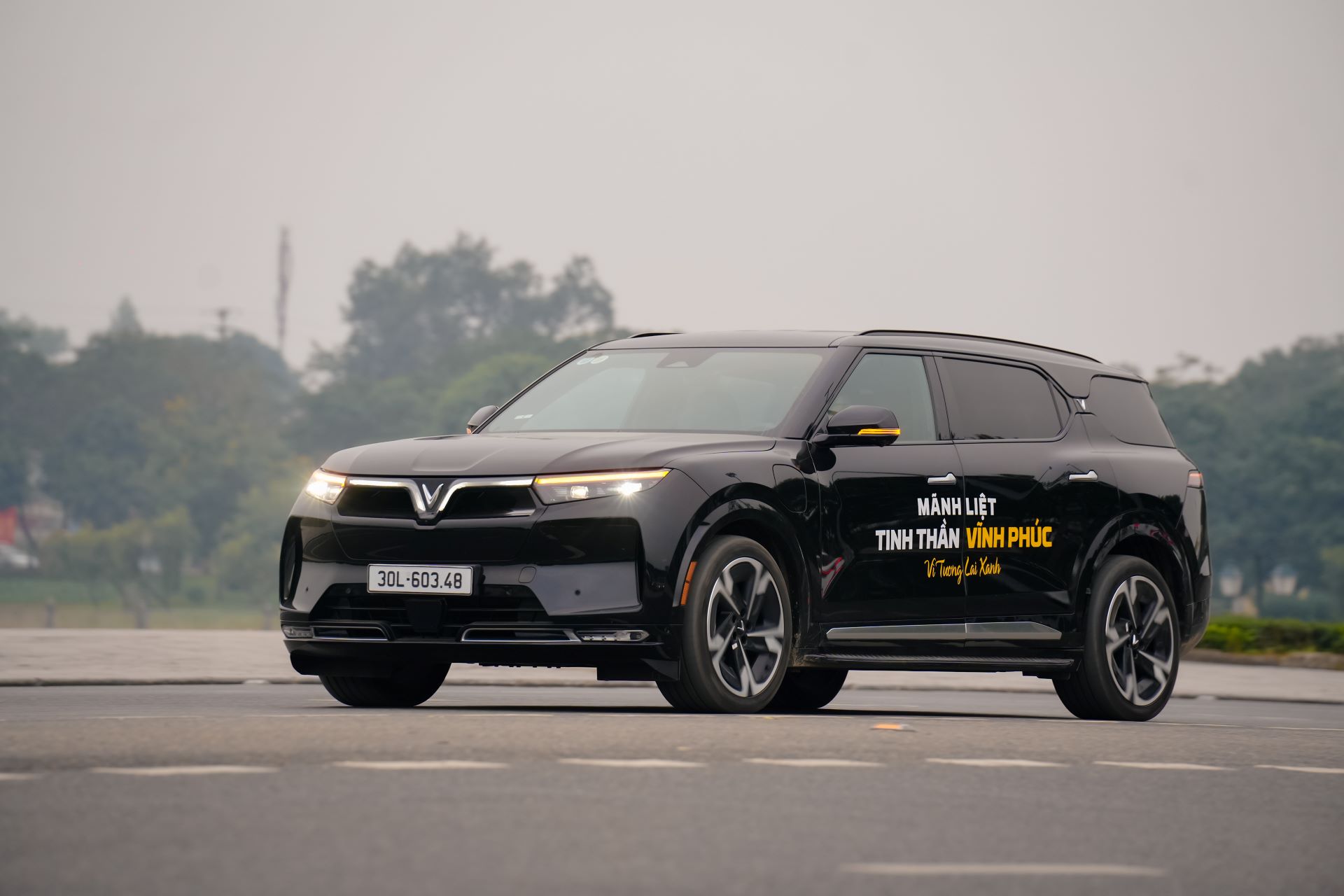 Người dùng đánh giá VF 8 “Trải nghiệm công nghệ như… trong phim viễn tưởng”