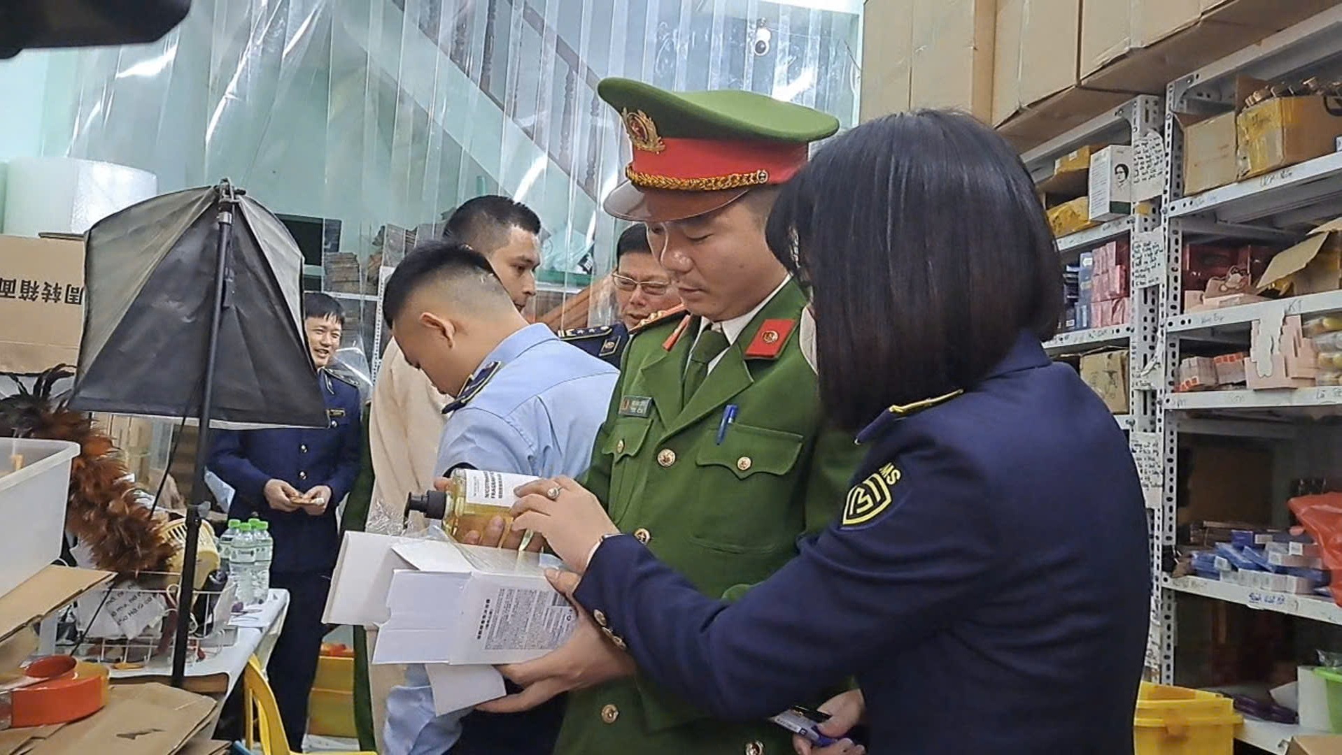 Bắc Giang Một hộ kinh doanh bị xử phạt 90 triệu đồng do kinh doanh mỹ phẩm nhập lậu