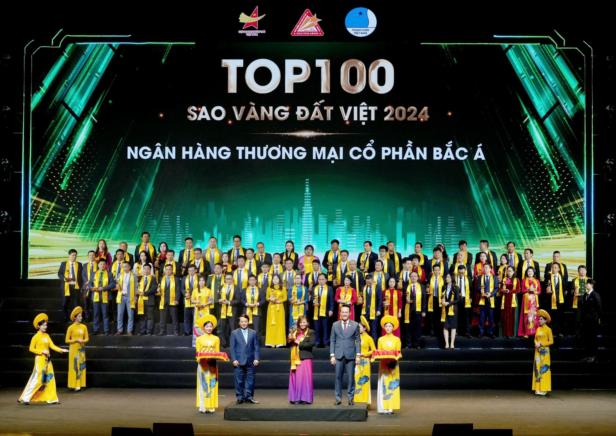 Tăng trưởng ổn định, BAC A BANK vào top 100 các doanh nghiệp “Sao Vàng đất Việt năm 2024”
