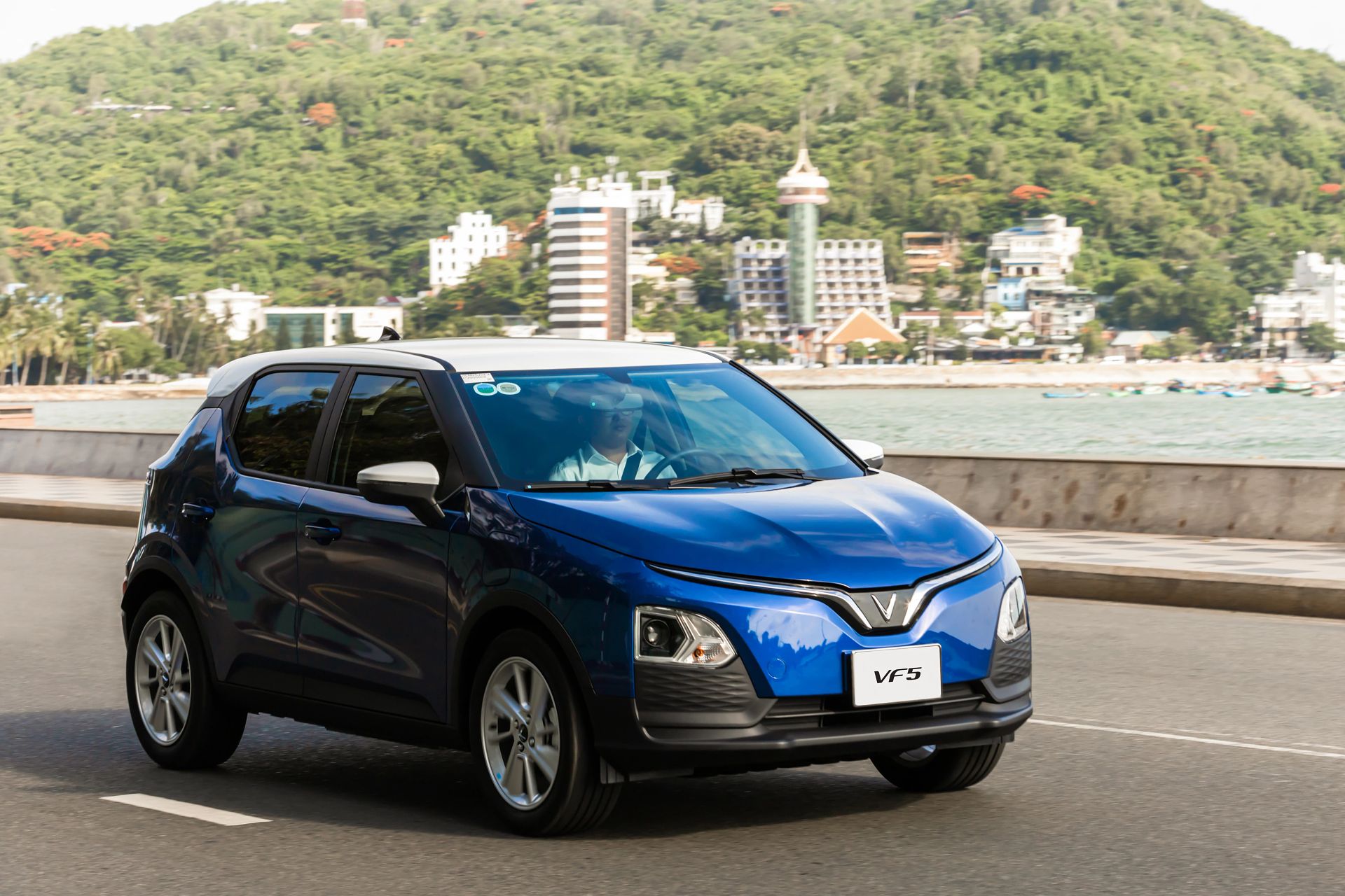 Sướng như chủ xe VinFast Liên tục nhận quà khủng với lối kinh doanh “có trước có sau” của VinFast