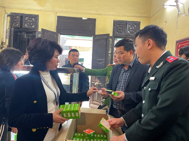 Cơ sở bánh cốm Nguyên Ninh nổi tiếng bị yêu cầu tạm dừng hoạt động