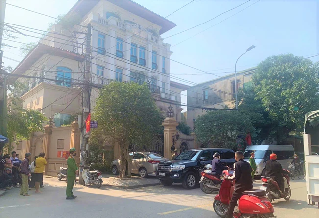 Công an xuất hiện tại nhà Chủ tịch Tập đoàn Thiên Minh Đức
