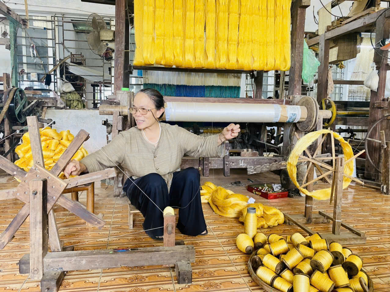 Bàn tay vàng dệt nên tinh hoa tơ sen Việt