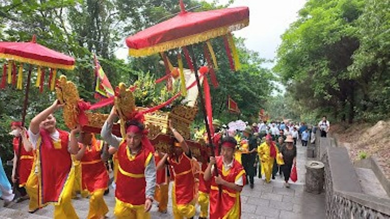 Khai xuân Đền Cao quần thể di tích quốc gia đặc biệt nơi linh thiêng đất trời