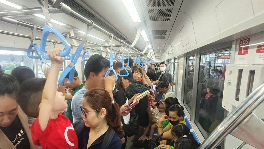 Tuyến Metro số 1 (Bến Thành - Suối Tiên) phục vụ hơn 761.000 lượt khách dịp tết