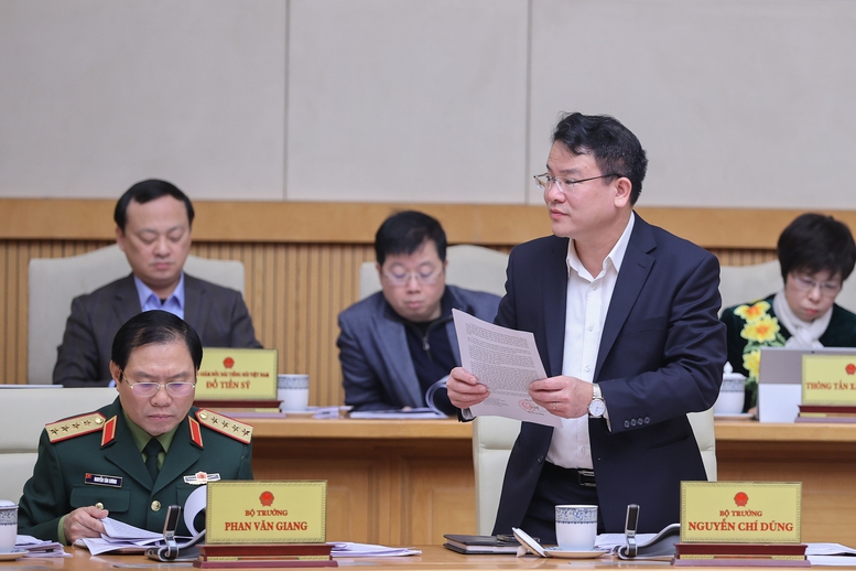 Nhóm giải pháp chính để tăng trưởng năm 2025 đạt trên 8%