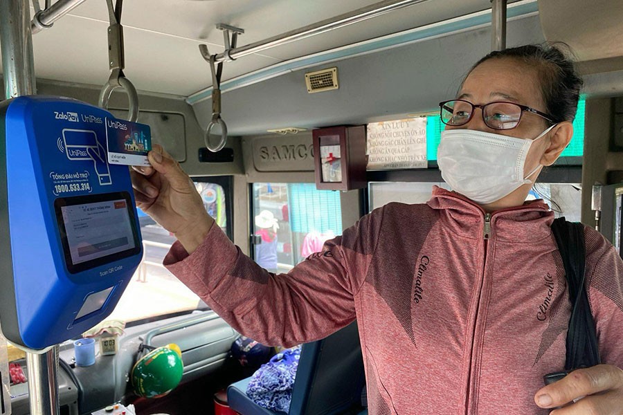 TPHCM Thực hiện giải pháp thanh toán không tiền mặt áp dụng cho hệ thống xe buýt