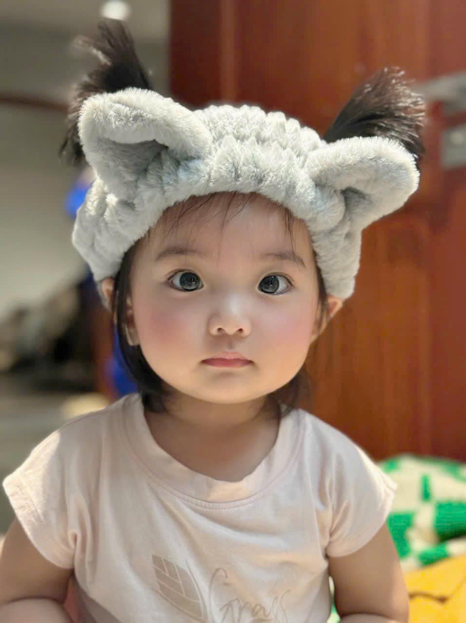 Út cưng nhà Khánh Thi - Phan Hiển gây sốt với visual được dự đoán bông hậu tương lai