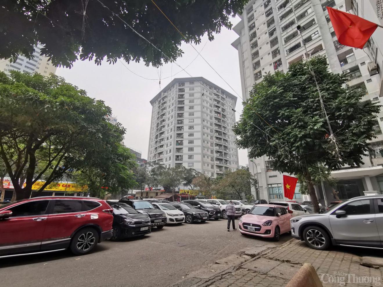 Hà Nội yêu cầu kiểm tra, xử lý thông tin về các điểm trông giữ xe không phép ở Cầu Giấy