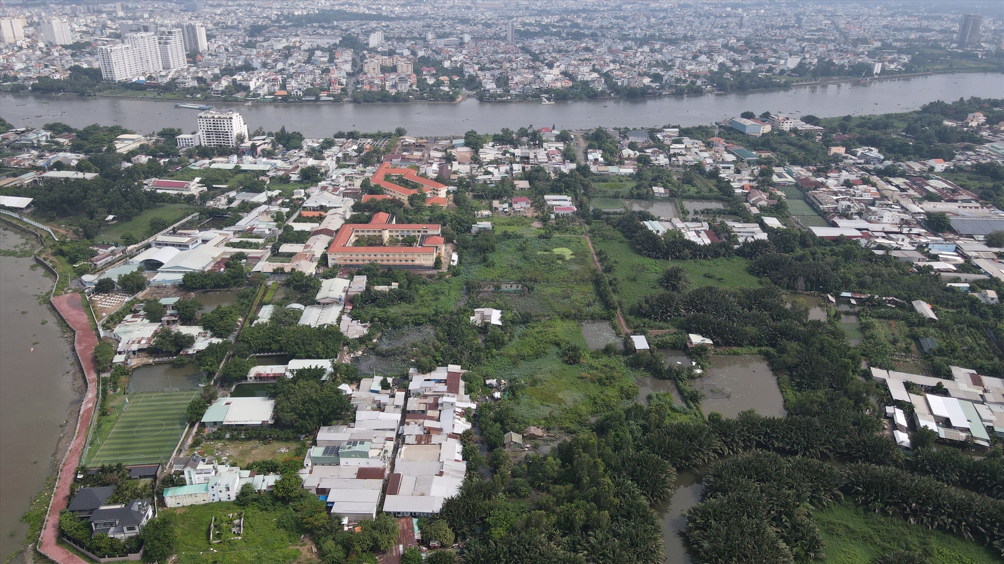 TPHCM Khó khăn, vướng mắc trong việc xử lý hành vi để đất trống