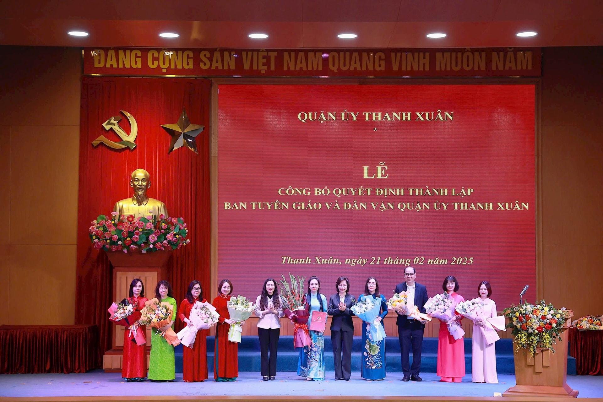 Đồng chí Bùi Thu Trang là Trưởng ban Tuyên giáo và Dân vận Quận ủy Thanh Xuân