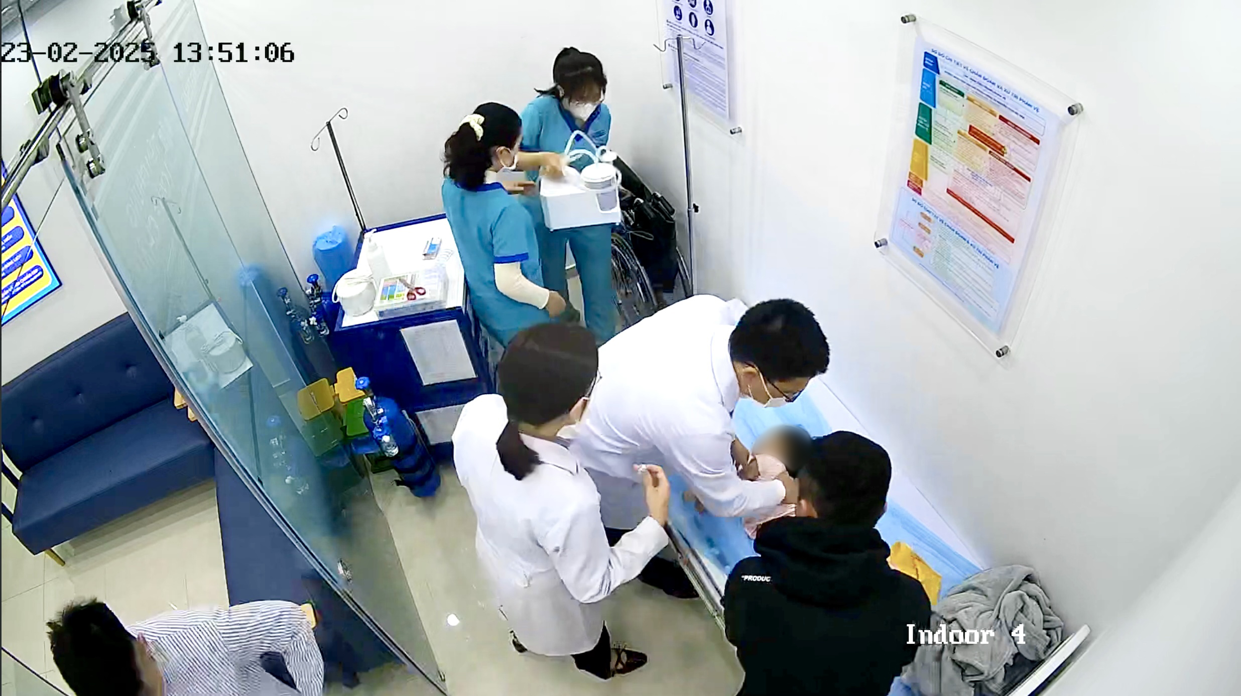 FPT Long Châu cấp cứu thành công bé 15 tháng tuổi lên cơn co giật 