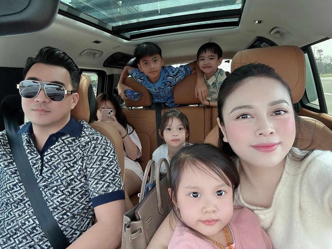 Soi hôn nhân của Hằng Túi bên người chồng thứ 3 là doanh nhân giàu có