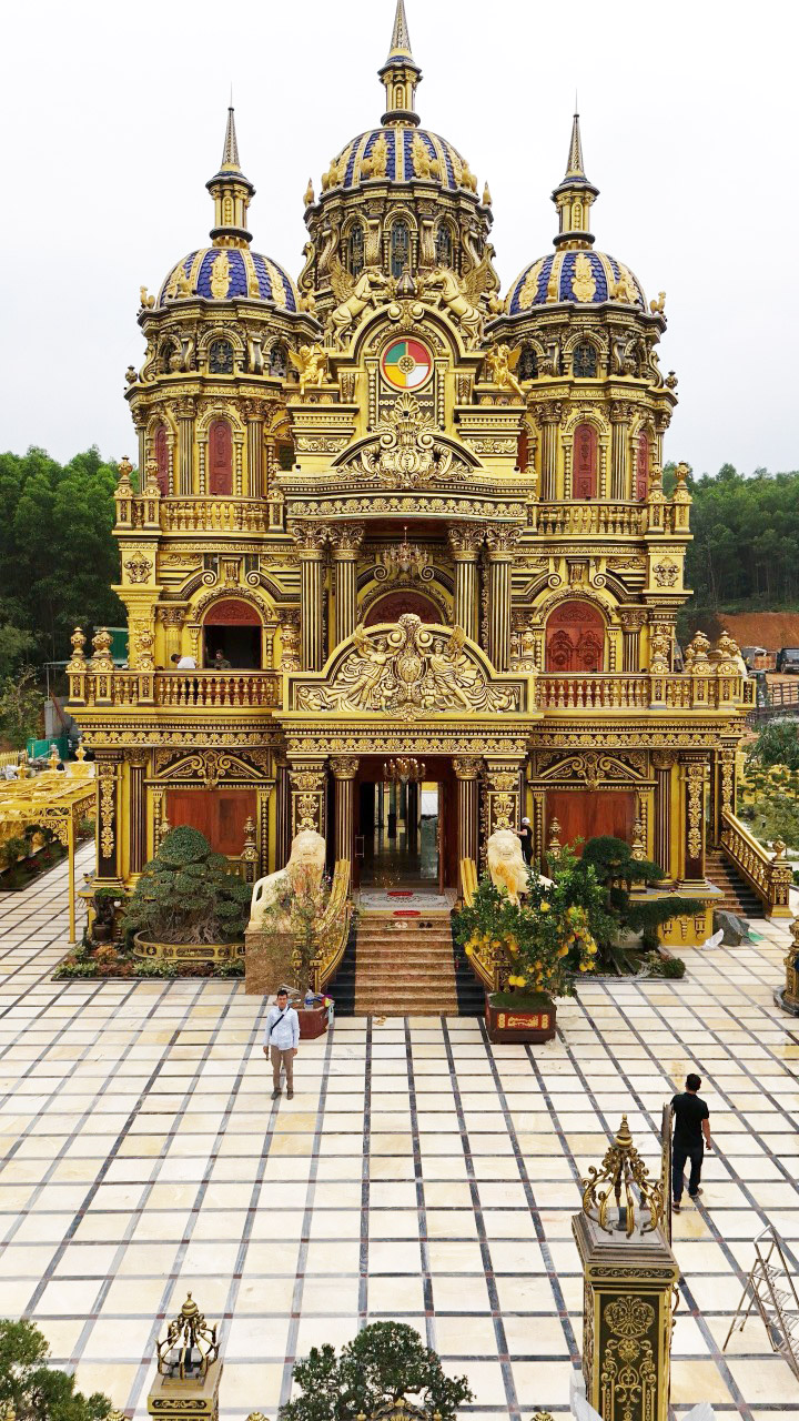 Đại gia Nghệ An gây sốc vừa xây lâu đài trăm tỷ lại tậu xế hộp 15 tỷ đồng