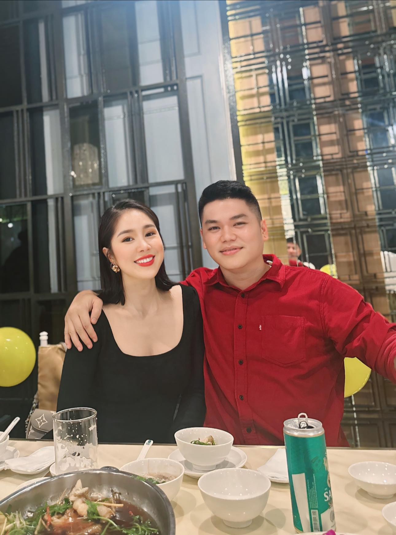 Từng nặng 80kg, diện mạo Lê Phương hiện ra sao trong ảnh tình tứ chồng trẻ