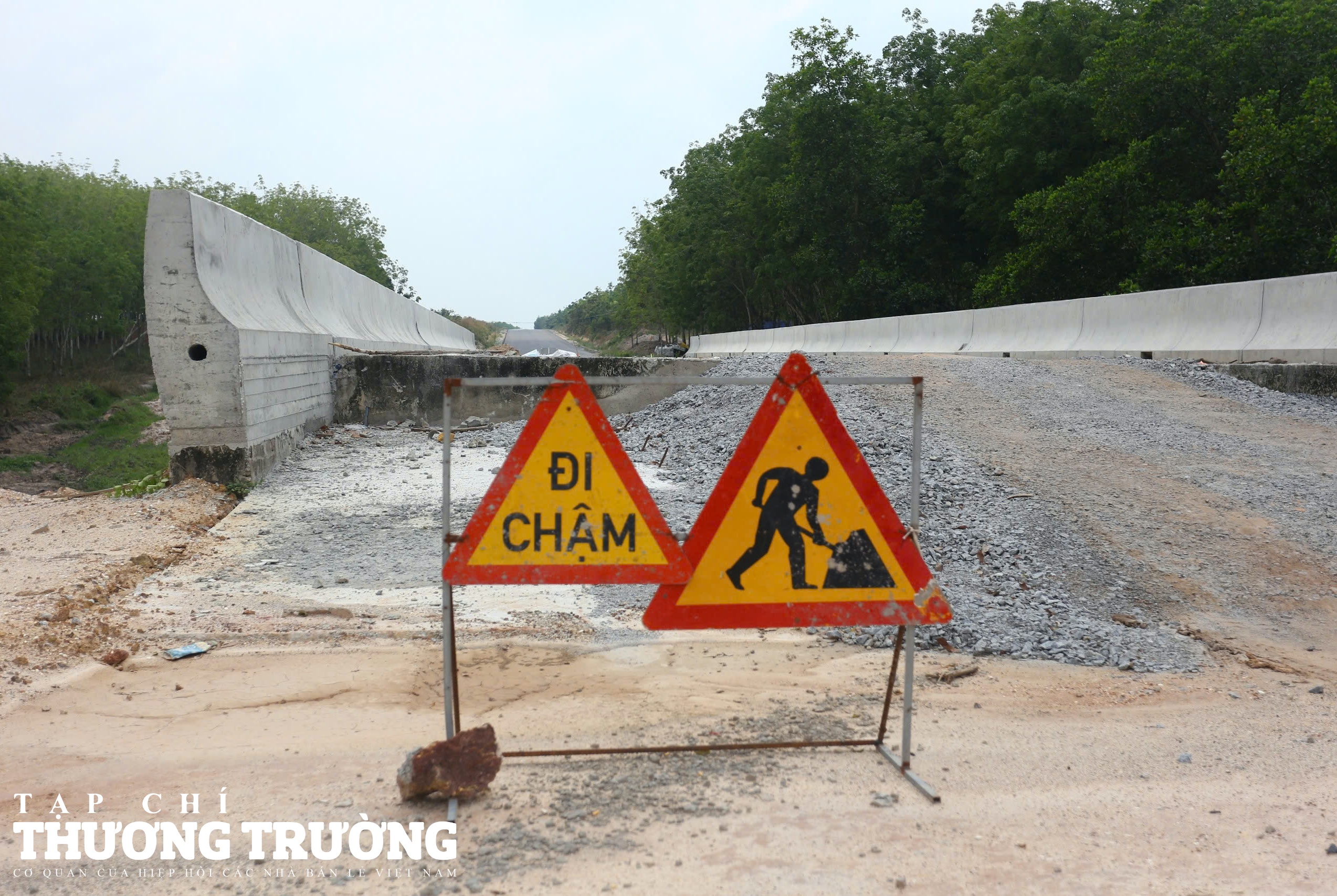 Cận cảnh đường Hồ Chí Minh đoạn qua Bình Dương dự kiến thông xe trước ngày 304