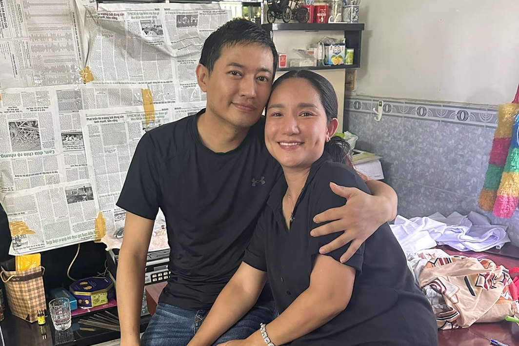 Cát Tường tiết lộ ảnh Quý Bình khi trị bệnh