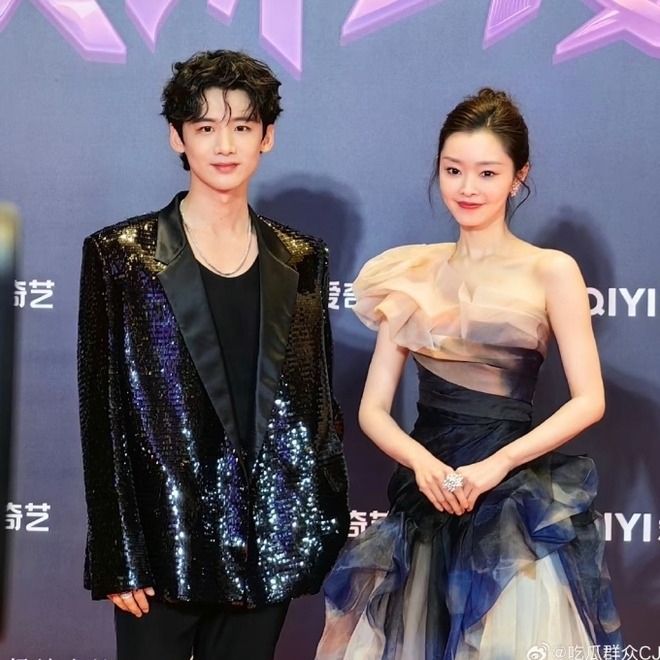 Tranh cãi việc Bạch Kính Đình và Tống Dật sống chung nhà