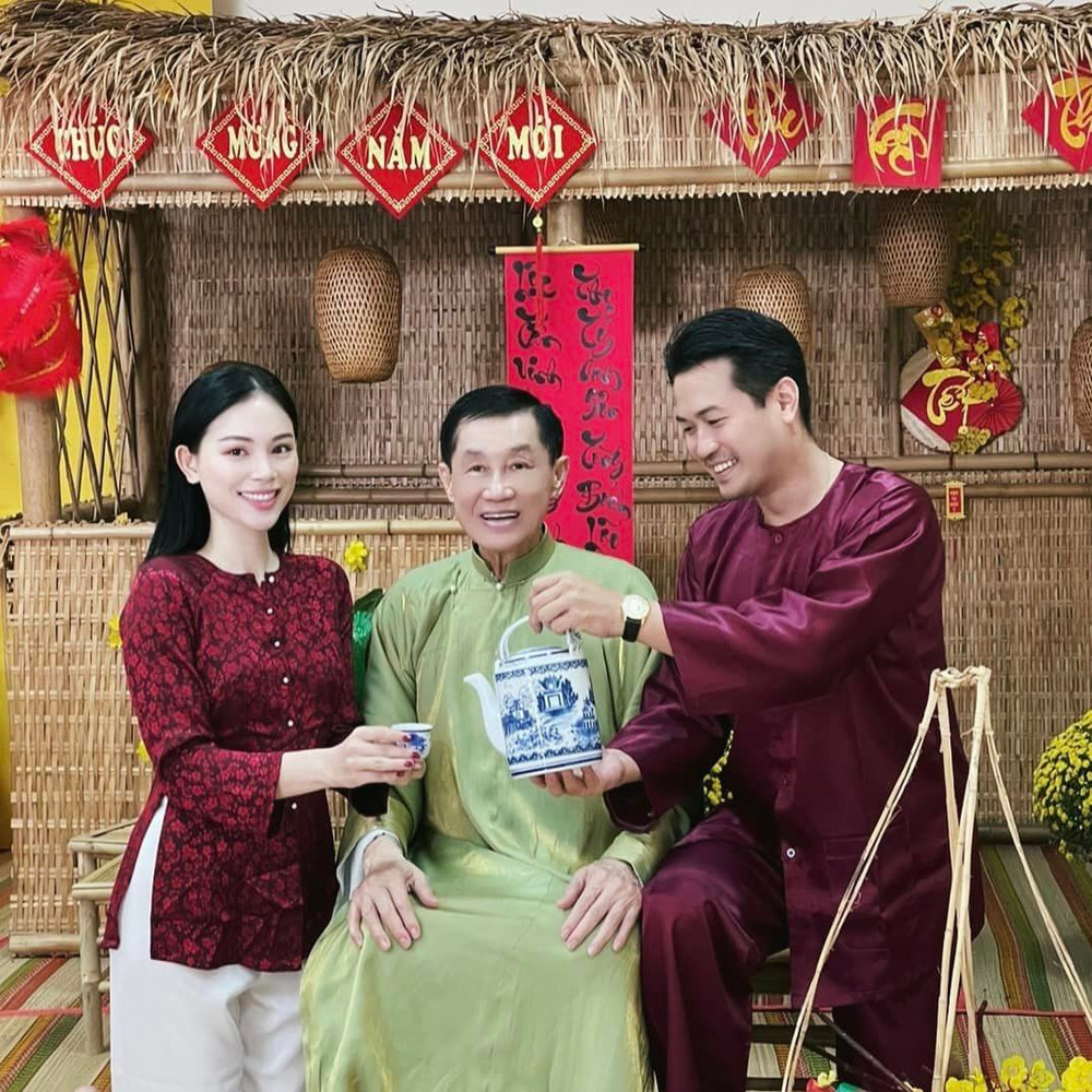 Làm dâu hào môn, Linh Rin khoe được tỷ phú Johnathan Hạnh Nguyễn cưng như con ruột