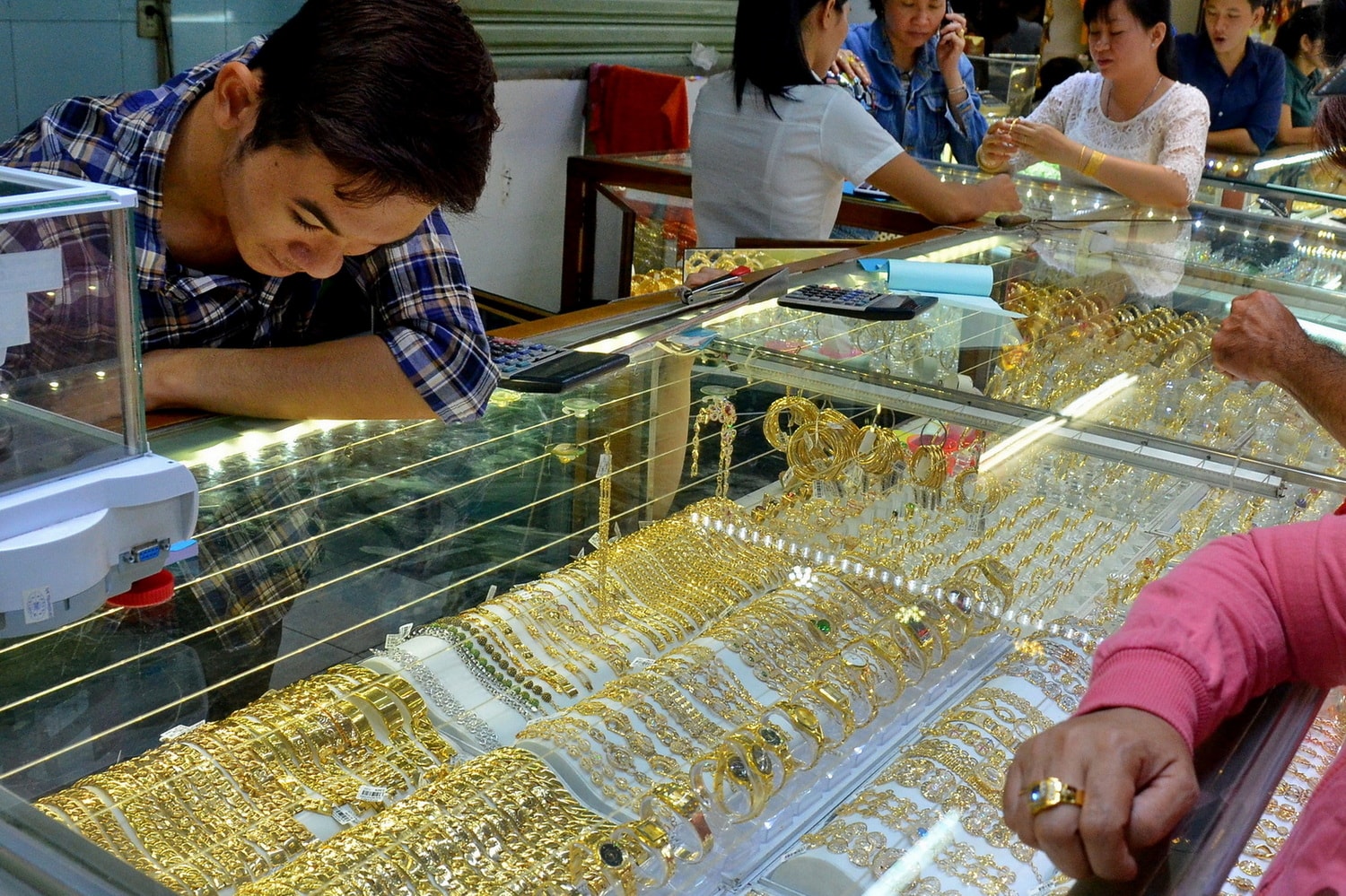 Những yếu tố then chốt tác động đến giá vàng trong nước năm 2025