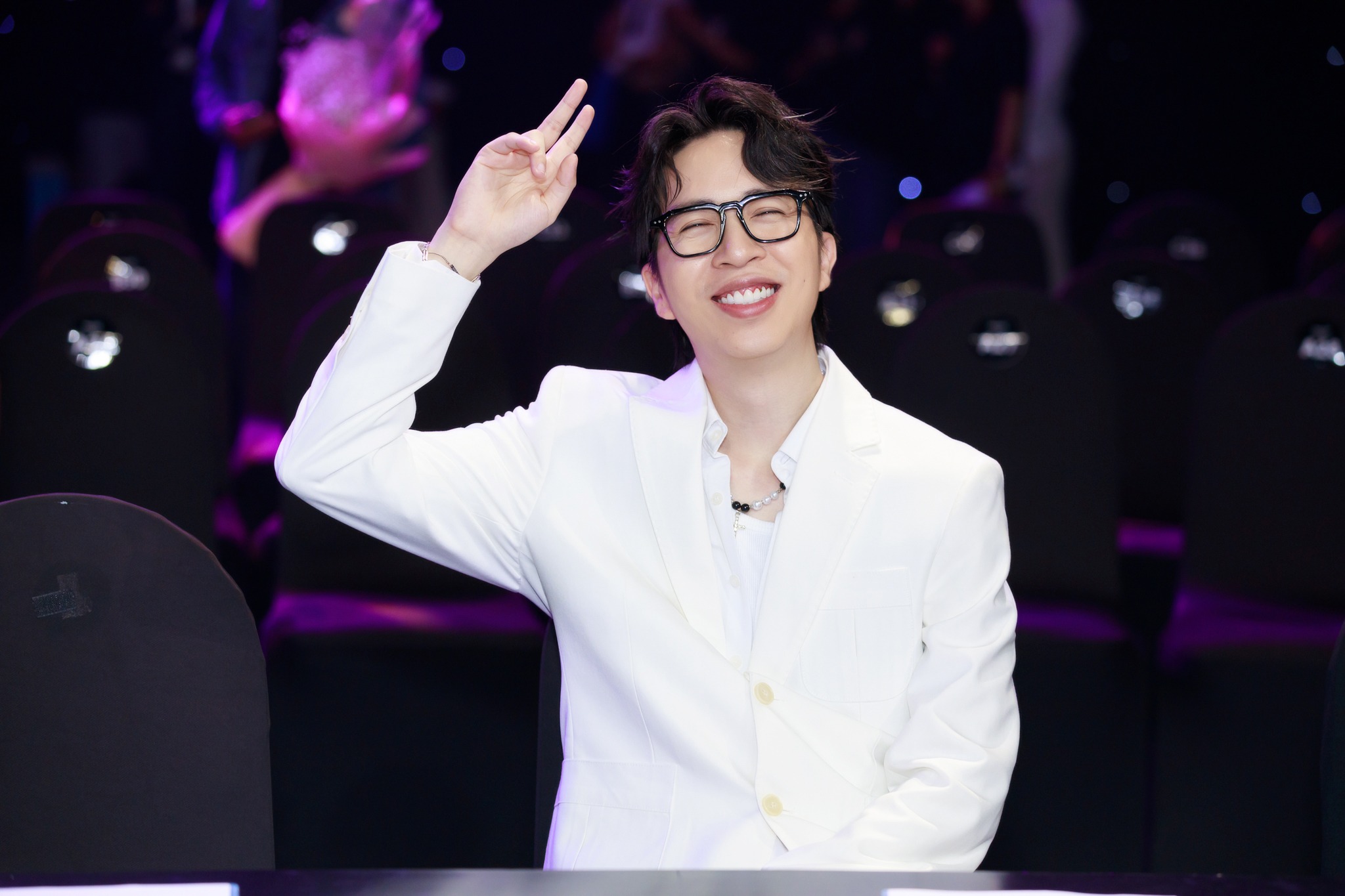 Vào hóng drama mà bị thu phí, sốc tiền ViruSs kiếm sau phiên live giải trình chuyện ngoại tình