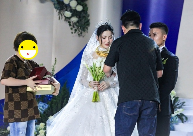 Lý do Chu Thanh Huyền nghỉ chơi người chị từng thân thiết, giờ quay ra bóc phốt nhau