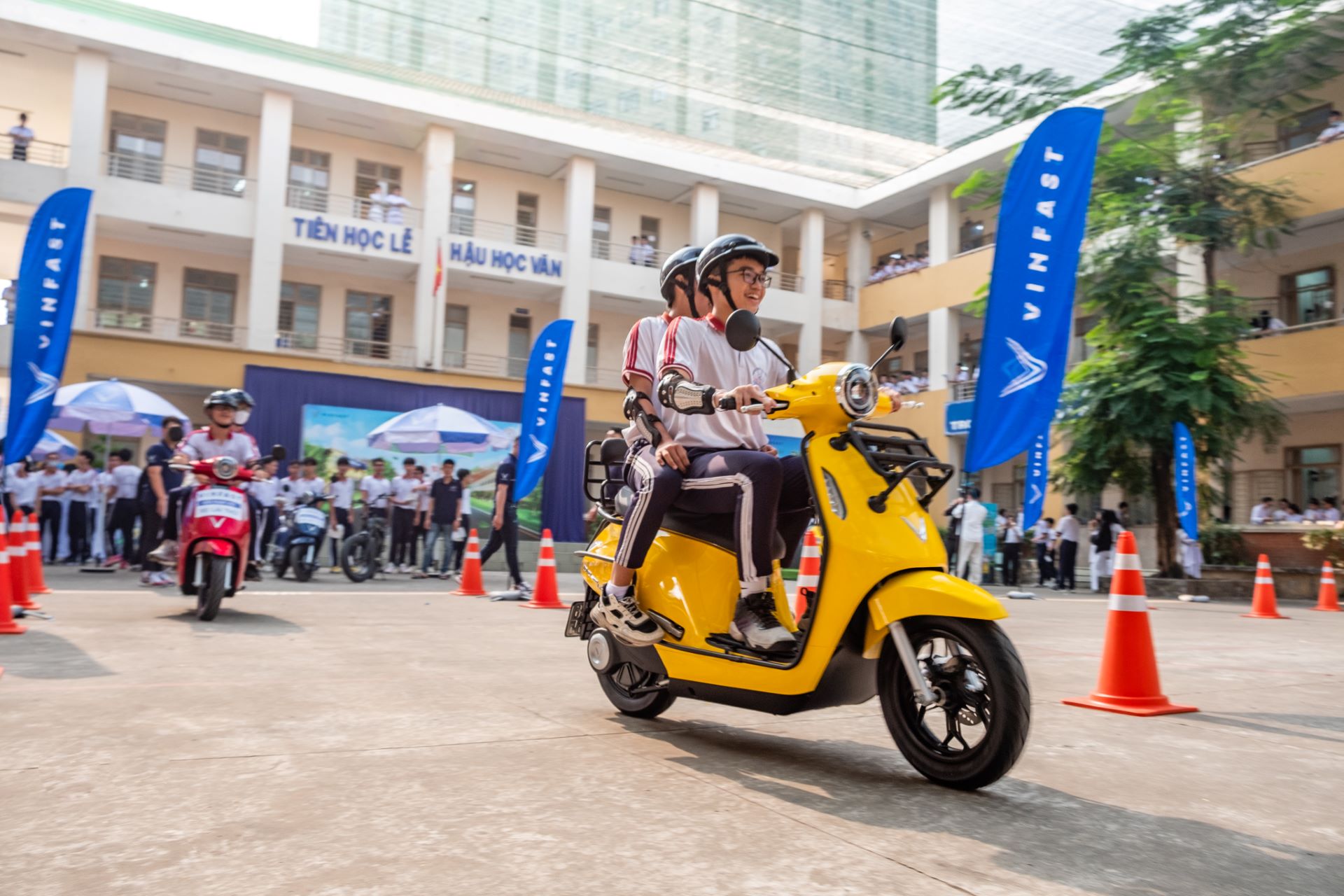 Phủ Xanh Trường Học Thế hệ trẻ chọn một cách sống văn minh, bền vững