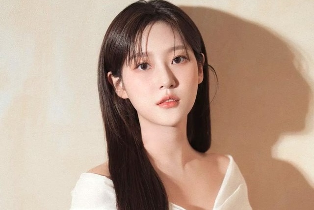 Kim Sae Ron từng cố tự tử 20 lần, xác nhận đã kết hôn