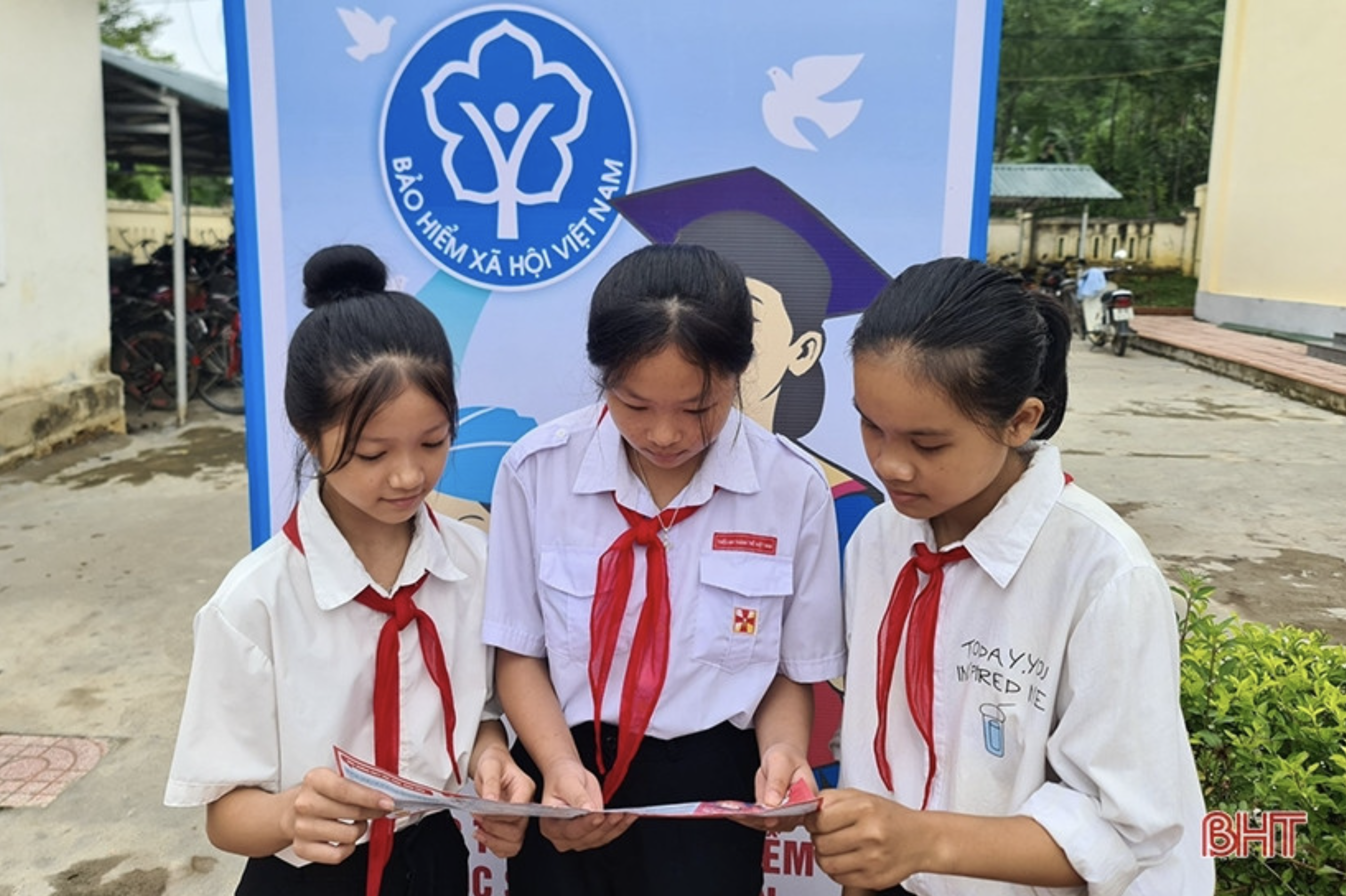 Đề xuất giảm 50% mức đóng BHYT cho học sinh