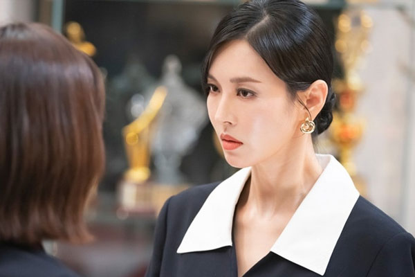 Chồng cặp bồ có con riêng, tôi ngậm đắng nuốt cay thuê người đến chăm nuôi nhân tình của anh 