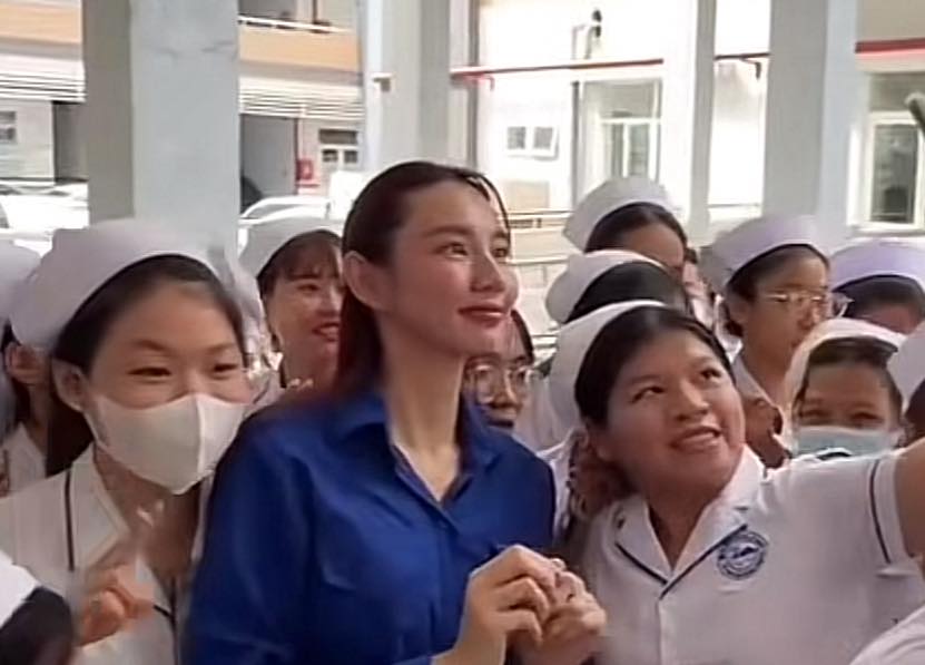 Hoa hậu Thùy Tiên xuất hiện sau ồn ào