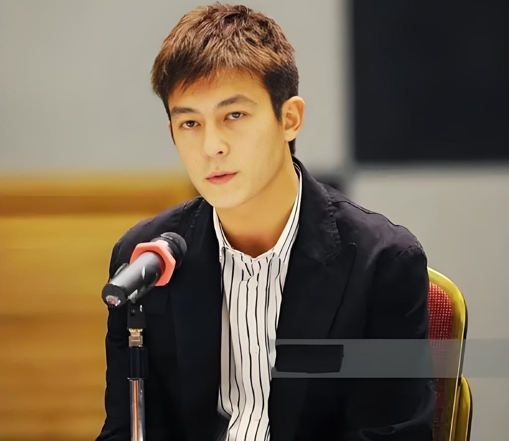 Cbiz cũng từng có buổi họp báo chấn động nam chính không cần khóc lóc, tuyên bố rời showbiz