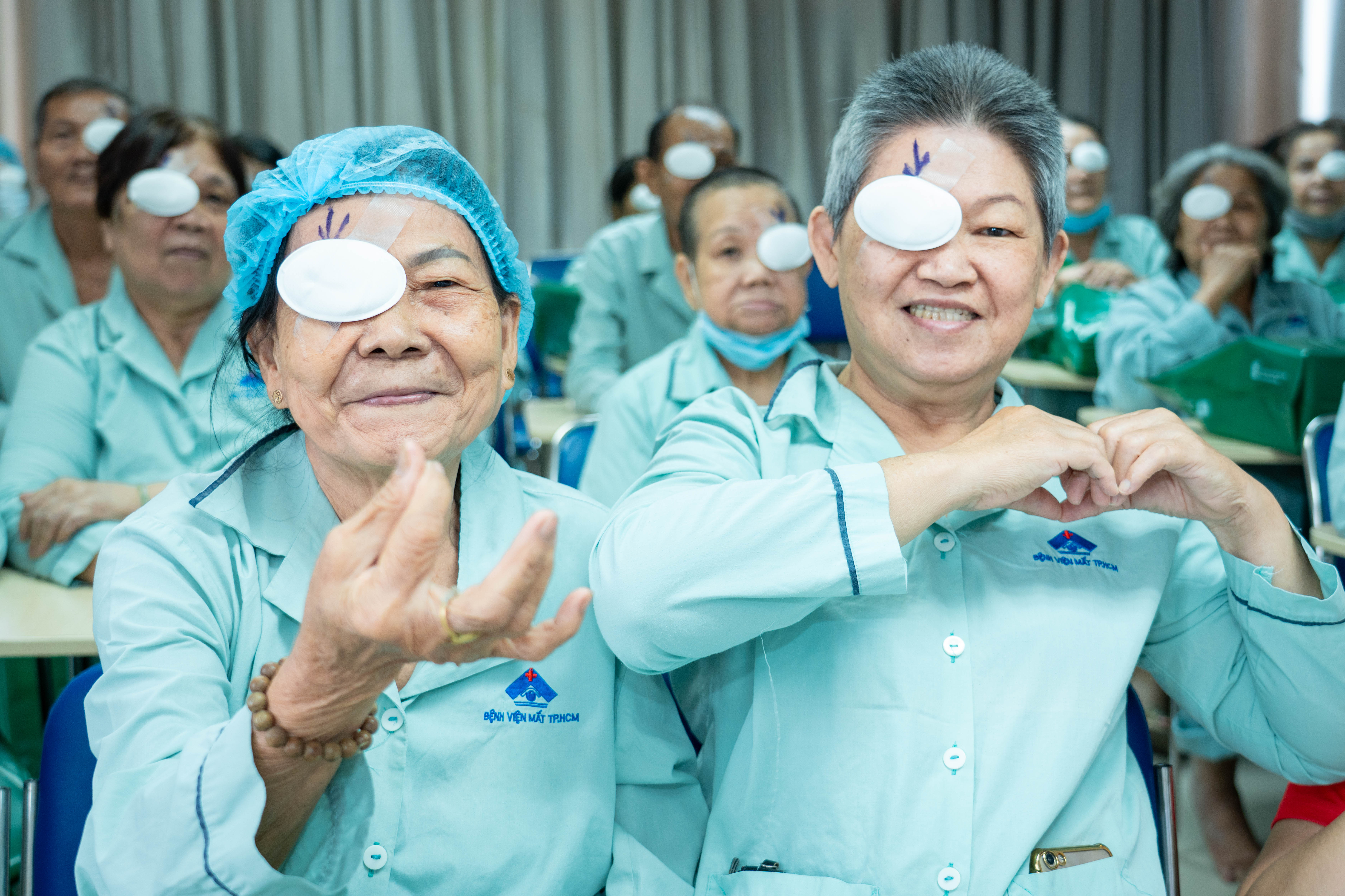 HDBank phối hợp Hội Bảo trợ Bệnh nhân nghèo TPHCM mang ánh sáng tới cho 1000 bệnh nhân nghèo trong năm 2025 