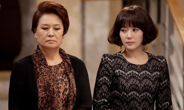 Tưởng trúng số vì lấy được chồng giàu, 1 lần lén chuyển cho bố 50 triệu chữa bệnh, tôi phải trả giá đắt đau thấu xương