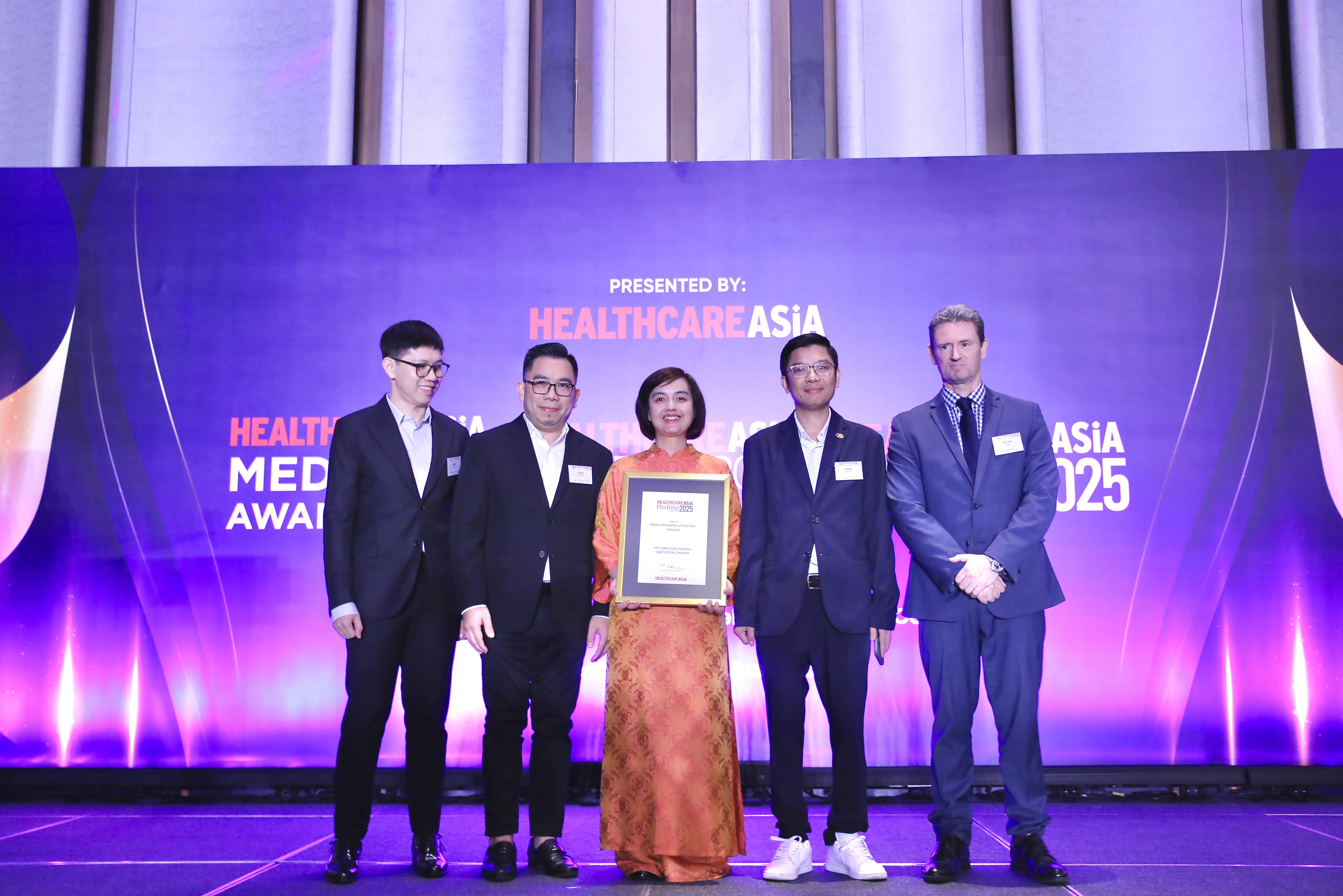 FPT Long Châu thắng giải đổi mới sáng tạo của năm tại Healthcare Asia Pharma Awards 2025