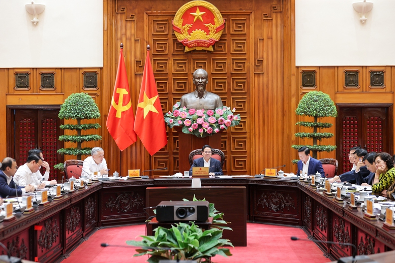 Thủ tướng Ứng phó chủ động, kịp thời, linh hoạt trong mọi tình huống, khẩn trương hỗ trợ doanh nghiệp, người dân