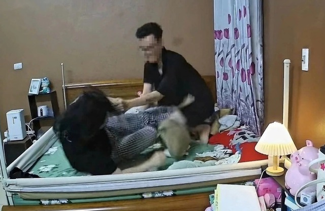 Hé lộ lý do DJ Ximer hành hung vợ dã man trong phòng ngủ