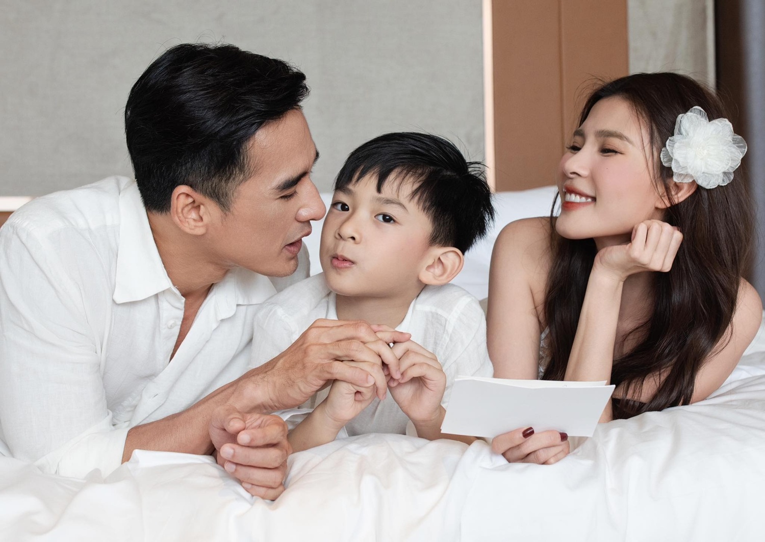 Lương Thế Thành - Thúy Diễm kỷ niệm 9 năm ngày cưới