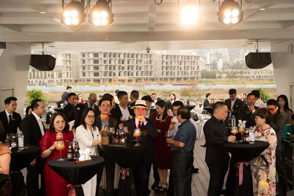 1689 BECKENT BAUER Khi di sản giao thoa hiện đại