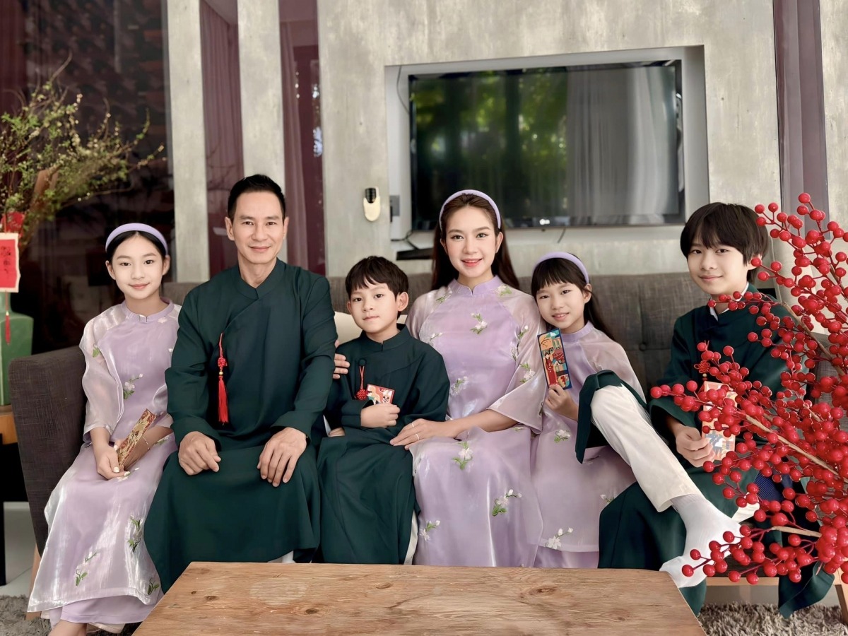 Hai con của Lý Hải - Minh Hà gây sốt nhờ ngoại hình nổi bật