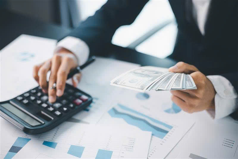 Cười ra nước mắt chuyện lương nhân viên bảo hiểm mỗi tháng mua được một lượng vàng