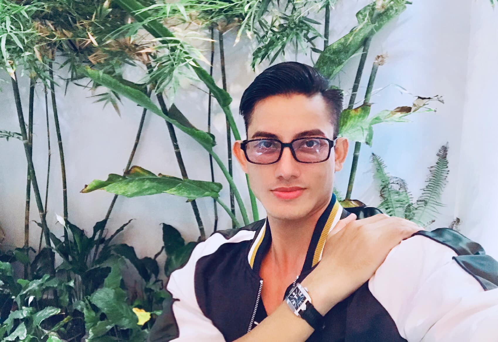 Thân thế nam người mẫu khiến cả MXH phẫn nộ khi phát ngôn thiếu ý thức về lễ diễu binh