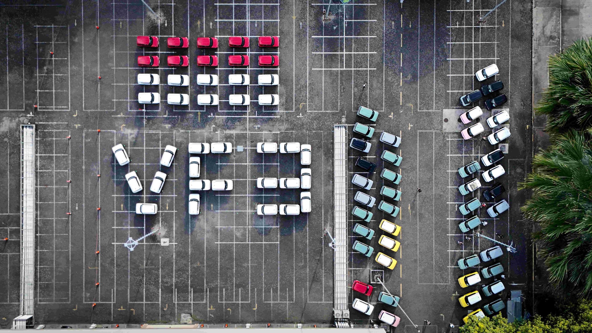 VinFast bàn giao 400 xe VF 3 cho đại lý và khách hàng Indonesia chỉ sau 2 tháng mở bán