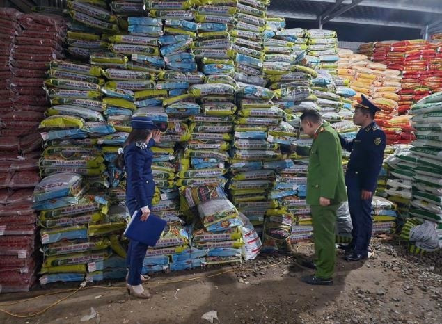 Tình trạng phân bón giả đang bào mòn niềm tin của người nông dân 