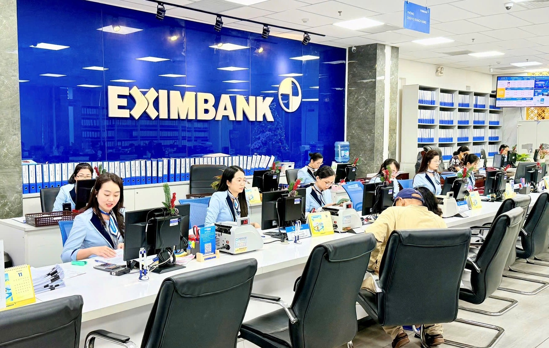 Chuyển mình từ giao dịch sang trải nghiệm Eximbank kiến tạo sự khác biệt đến khách hàng