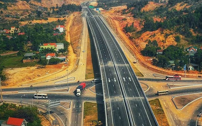 Đẩy nhanh giải phóng mặt bằng, khai thác vật liệu xây dựng cho các dự án đường bộ cao tốc 