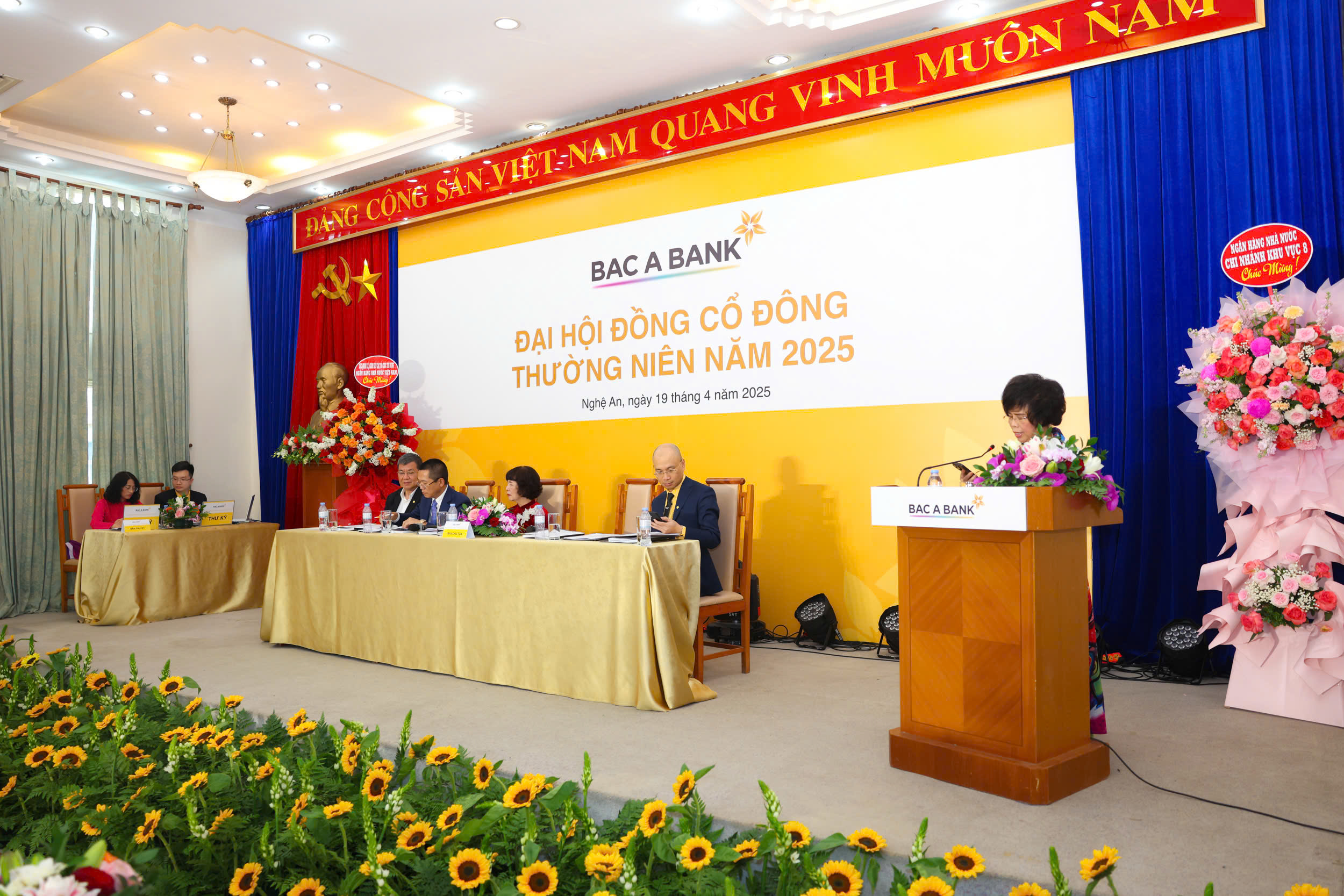 BAC A BANK thông qua phương án tăng vốn điều lệ lên 12.350 tỷ đồng - Thành công từ nền tảng vững chắc