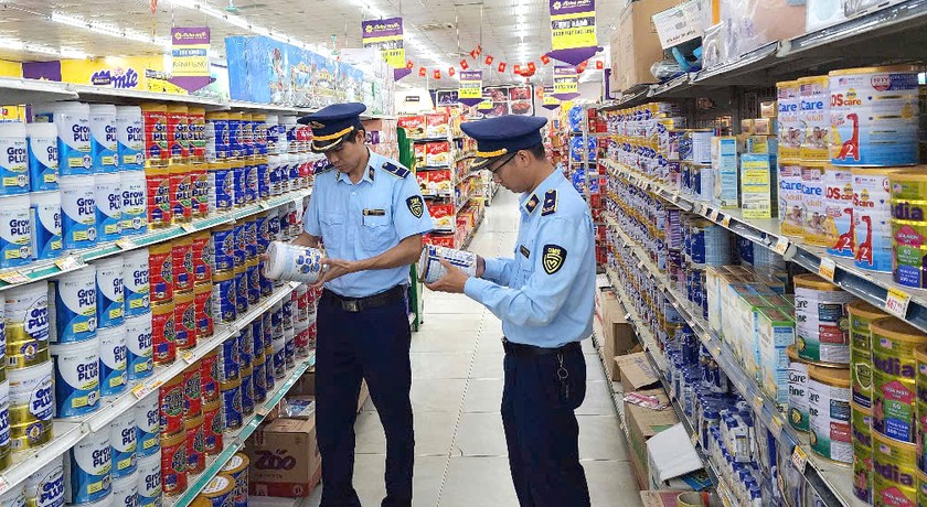 Long An Tăng cường kiểm tra xử lý sữa giả, thuốc giả