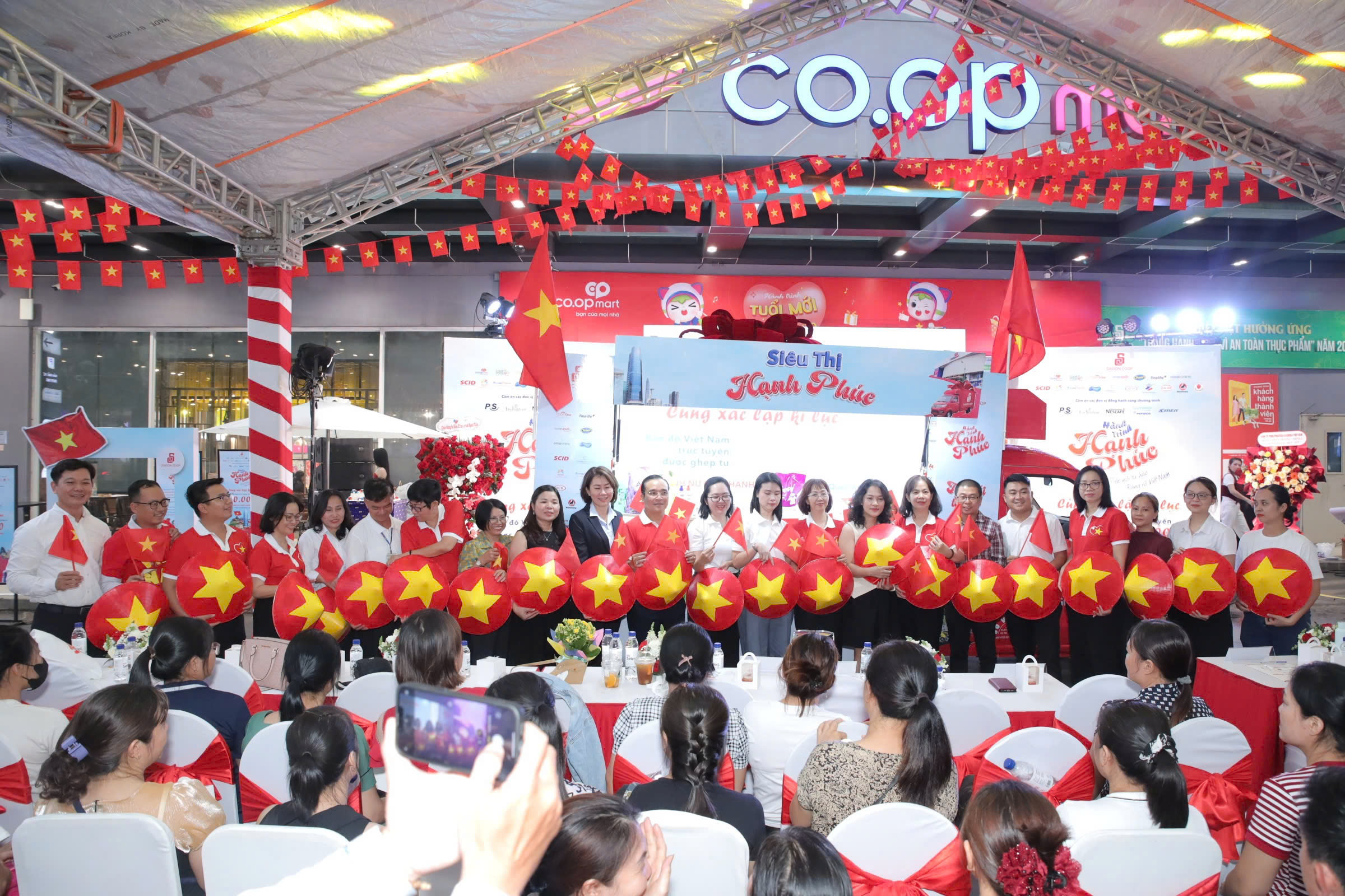 Saigon Co.op chính thức khởi động hành trình hạnh phúc 2025