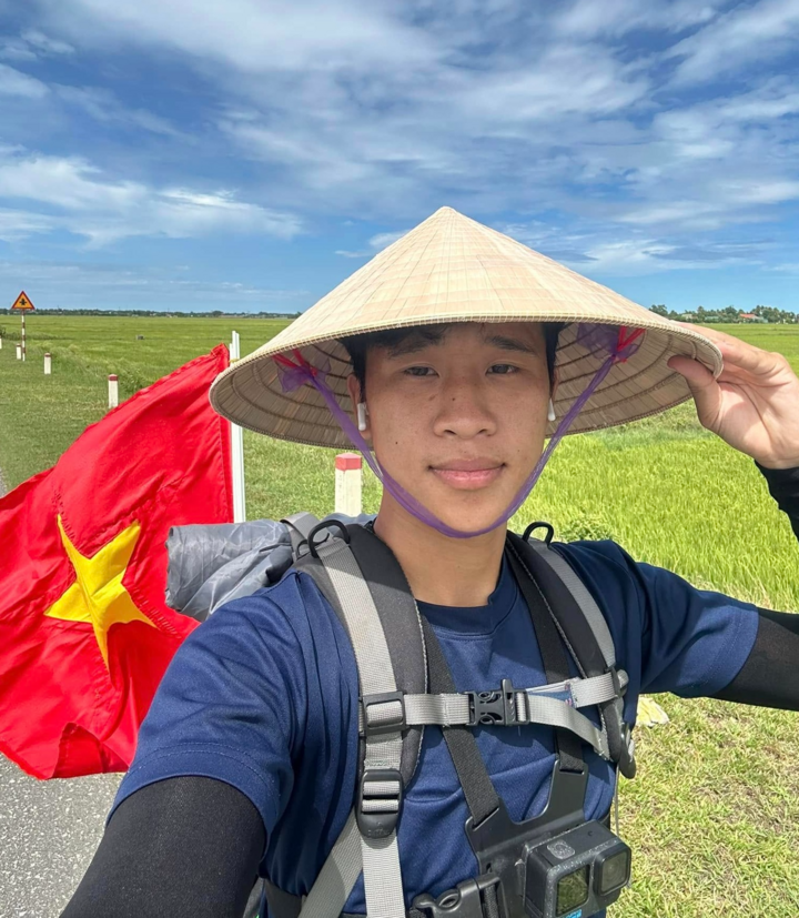 Khối trưởng khối chở loa Đào Quang Hà đã tới TP.HCM sau hơn 20 ngày đạp xe